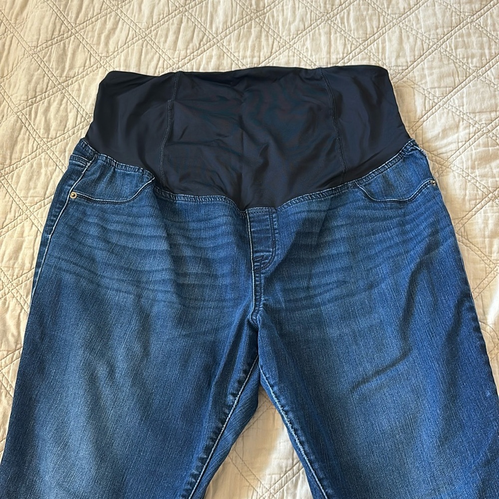 Isabel maternity by Ingrid and Isabel size 18 over belly skinny jeans